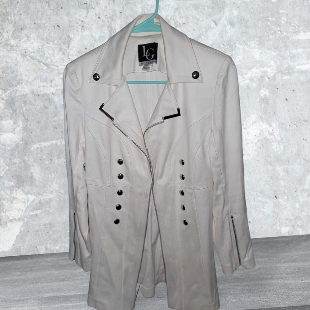 Soft Jacket - Picture 2 of 4